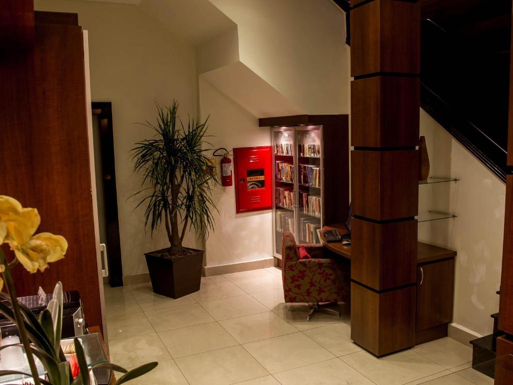 Hotel Brasilia Куритиба Екстериор снимка